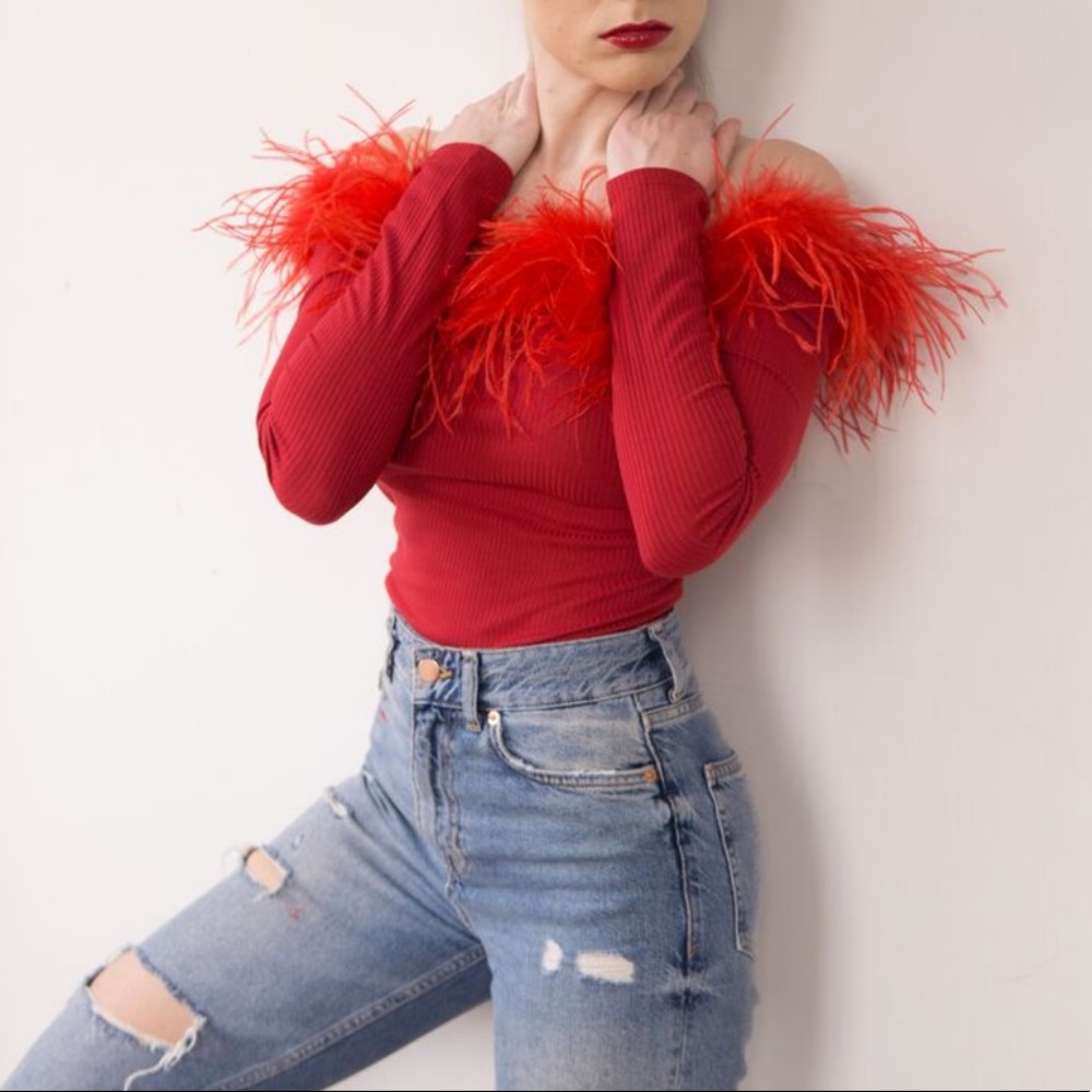 Red feather top
